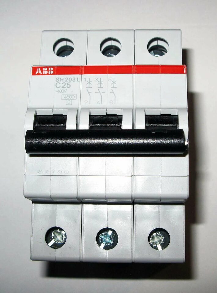 ABB Basic M Автоматический выключатель 4P, 6A,C, 4,5кА, BMS414C06 (в комплекте 3 шт) в Москве