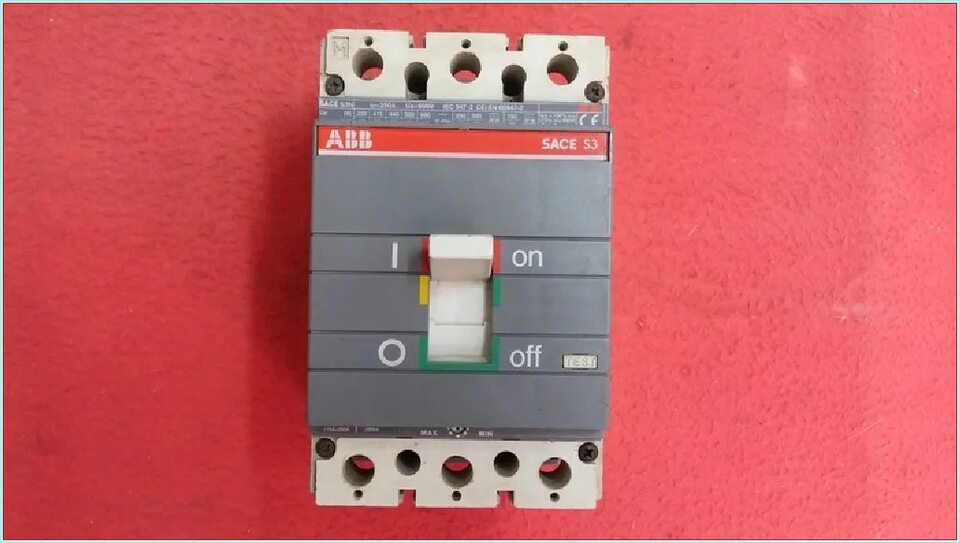 ABB SACE S3 S3N 125A 3P 600V Circuit Breaker w/ Aux Switch Used в Москве